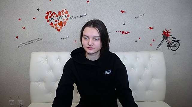 GlorySmile naked stripping on cam for live sex video chat