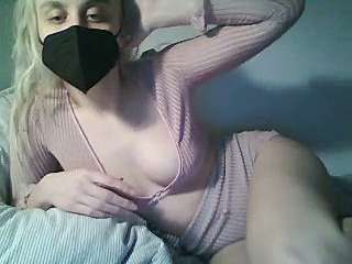 LaraLux naked stripping on cam for live sex video chat