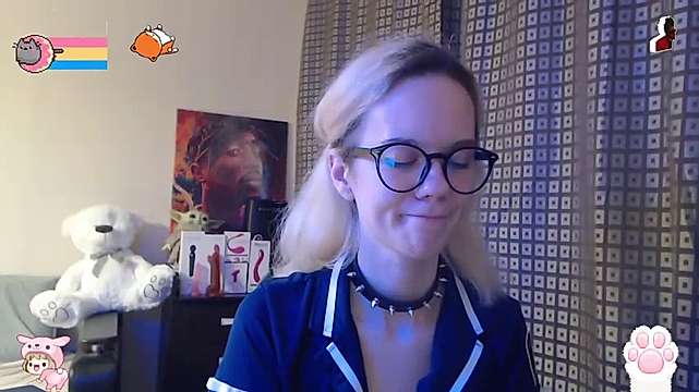 LittleElsie naked stripping on cam for live sex video chat