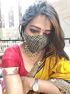Lovly_Dolly naked stripping on cam for live sex video chat