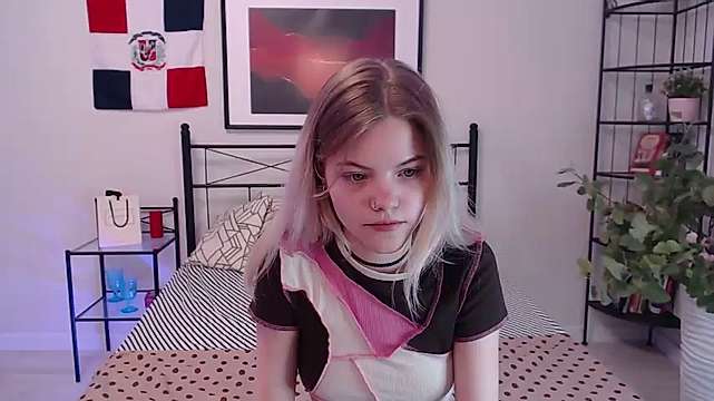 Allie_Ann naked stripping on cam for live sex video chat
