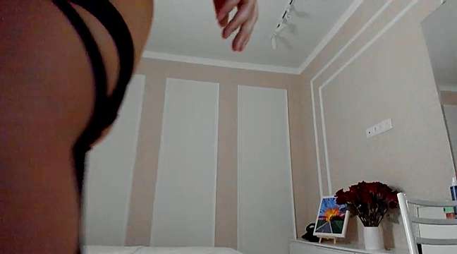 amiclick naked stripping on cam for live sex video chat