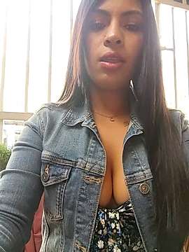 Astrid- naked stripping on cam for live sex video chat