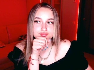 Carolin-Amour nude on cam – live sex chat