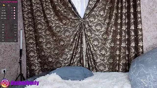 dasharkiss naked stripping on cam for live sex video chat