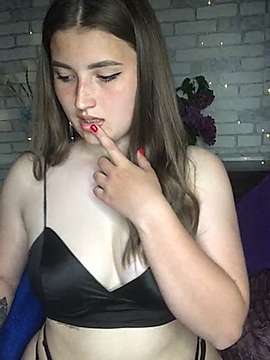 ErnestaDreamX naked stripping on cam for live sex video chat