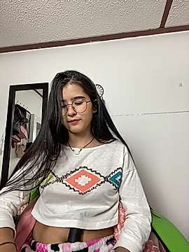 Ivanna_Jaramillo naked stripping on cam for live sex video chat