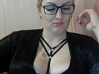 LucyLaMoon naked stripping on cam for live sex video chat