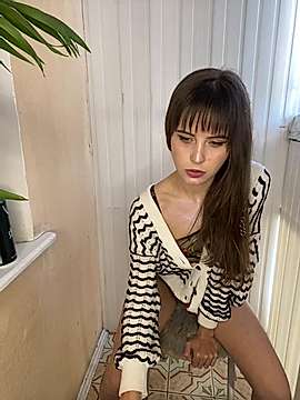NippyWood naked stripping on cam for live sex video chat