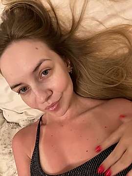 bad_barbieee naked stripping on cam for live sex video chat