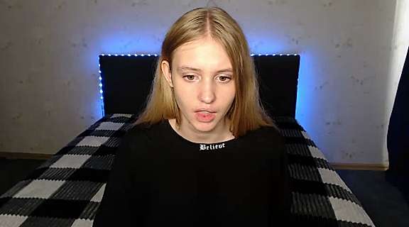 Charlotte_Danice naked stripping on cam for live sex video chat