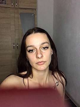 Crriiisv naked stripping on cam for live sex video chat