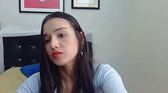 Cute_Girl_Golden naked stripping on cam for live sex video chat