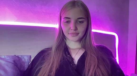 DevilsAppetite naked stripping on cam for live sex video chat