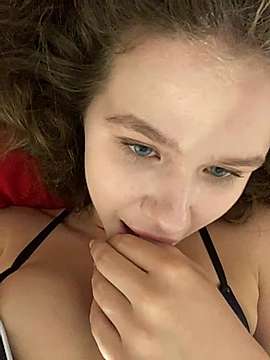 JessicaHoffman naked stripping on cam for live sex video chat