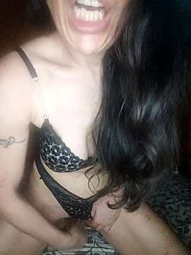 miuil naked stripping on cam for live sex video chat