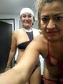 camiilaluxx naked stripping on cam for live sex video chat