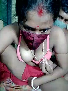 NotyHotyCupl naked stripping on cam for live sex video chat