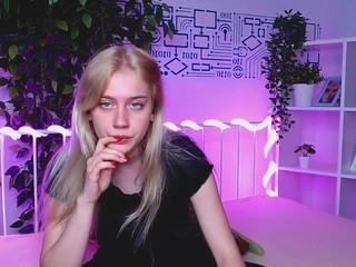 Xenia-salute nude on cam – live sex chat