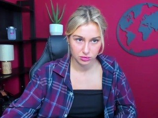 DesireIDA nude on cam – live sex chat