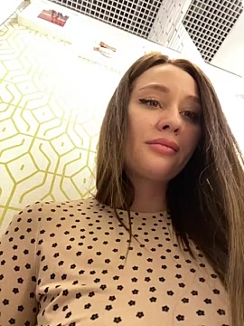 ElmiraMoon naked stripping on cam for live sex video chat