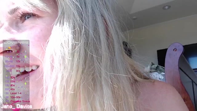 Jane_Davies naked stripping on cam for live sex video chat