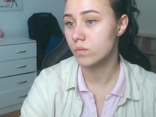 ToriBaylis nude on cam – live sex chat