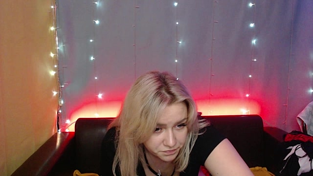 wow_chloe naked stripping on cam for live sex video chat