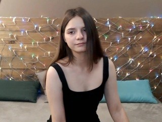 Alice-Young nude on cam – live sex chat