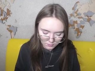 AlinaFreckles nude on cam – live sex chat