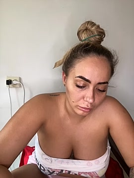 EvaKane naked stripping on cam for live sex video chat