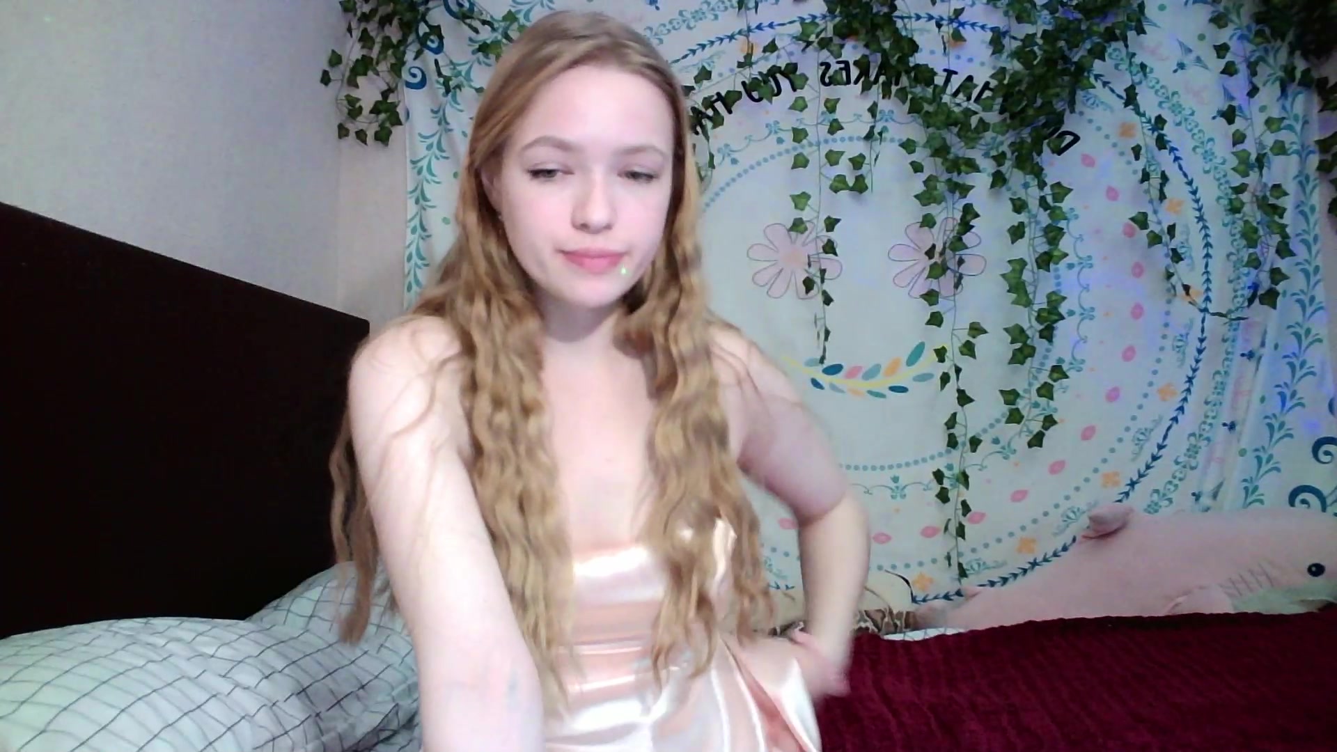 Luna-pm-shine naked stripping on cam for live sex video chat