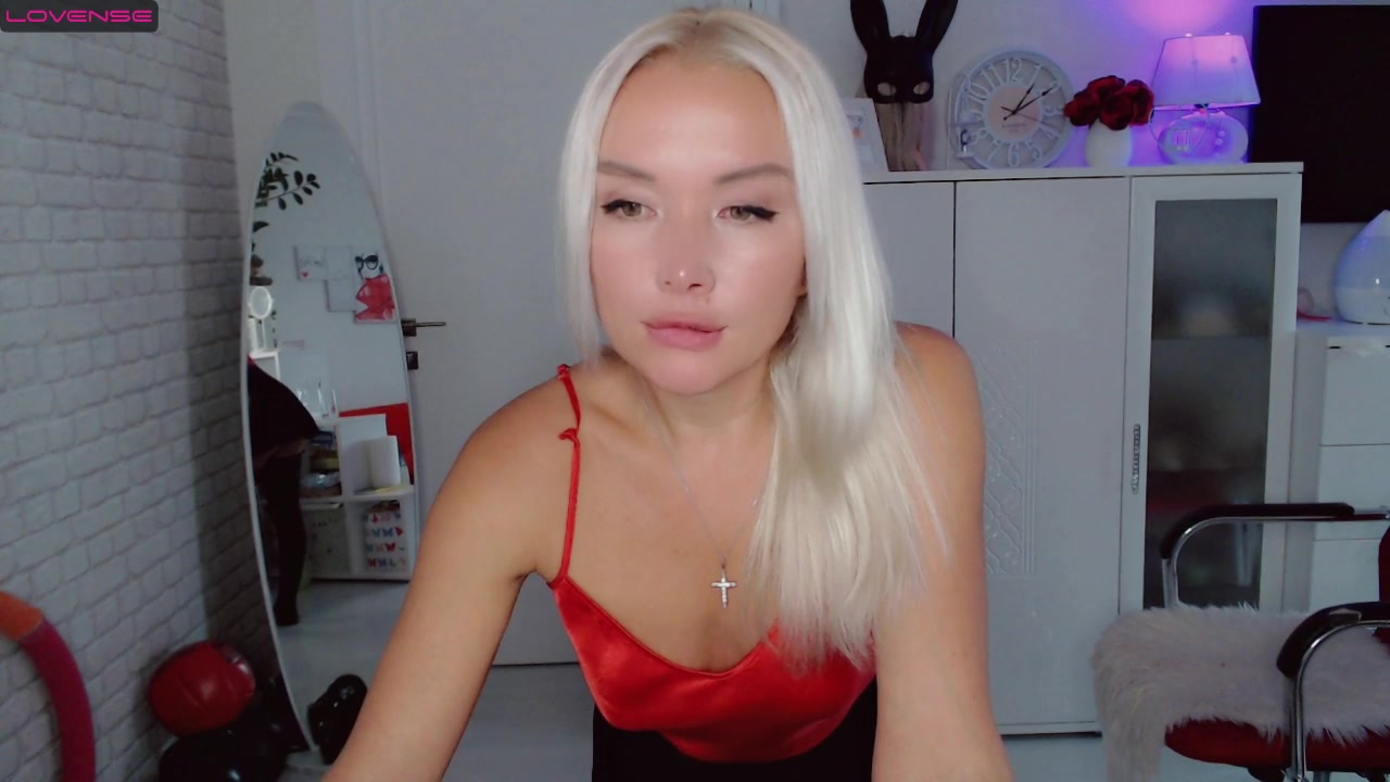 WhiteBunny naked stripping on cam for live sex video chat