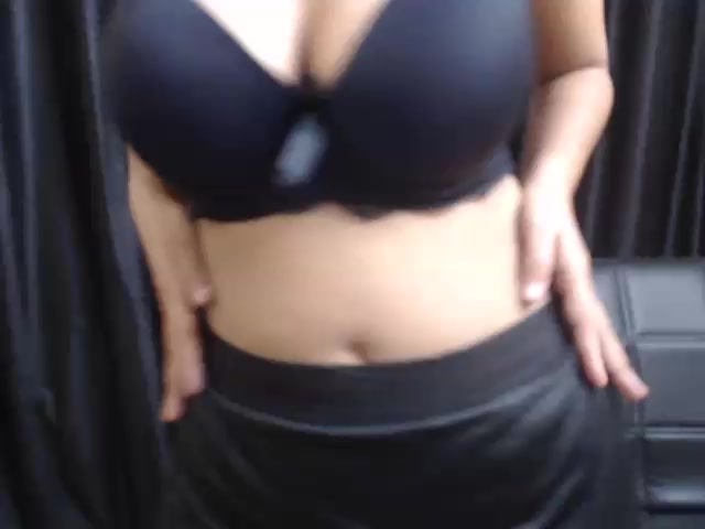 yours_aashna naked stripping on cam for live sex video chat