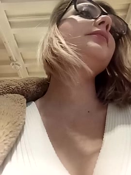 Brighton_Beach naked stripping on cam for live sex video chat