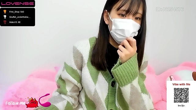 MUKI7777 naked stripping on cam for live sex video chat