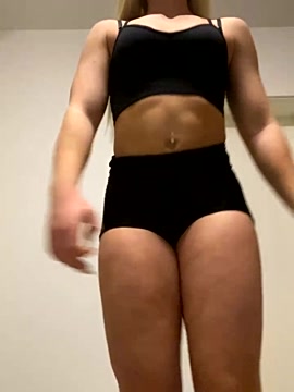 TraicyJuicy naked stripping on cam for live sex video chat