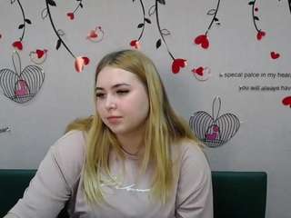 AgnesShapo nude on cam – live sex chat