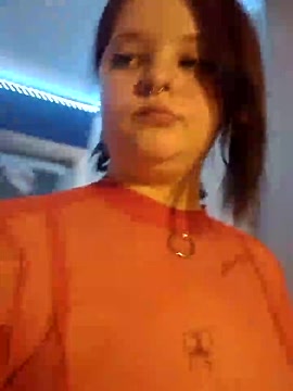 mariesnow00 naked stripping on cam for live sex video chat