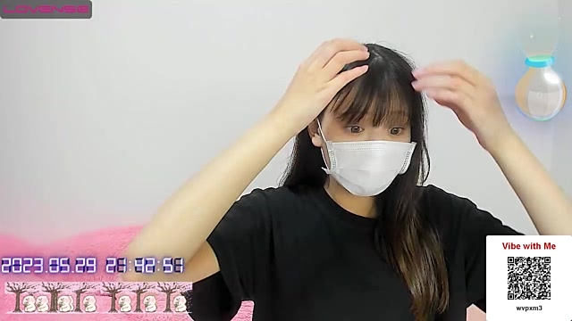 xMUxKIx naked stripping on cam for live sex video chat