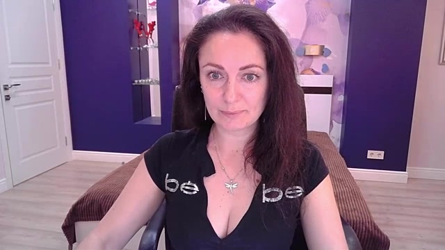 AnnabelleRogers naked stripping on cam for live sex video chat