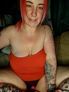 Curvygirl_696 naked stripping on cam for live sex video chat