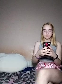heriess naked stripping on cam for live sex video chat