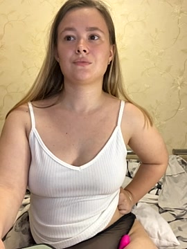 HoneyCaramelle_USA naked stripping on cam for live sex video chat