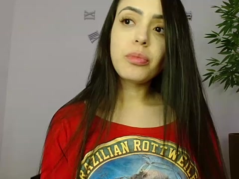 Ivy_Crowly naked stripping on cam for live sex video chat