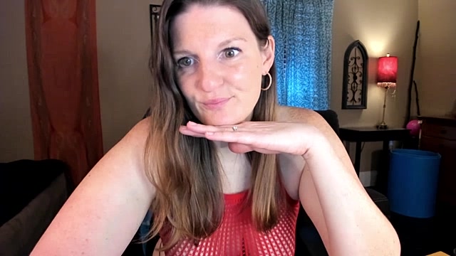 Kelly_Carolina naked stripping on cam for live sex video chat