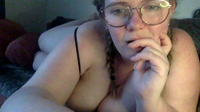 Kitty_Marie naked stripping on cam for live sex video chat