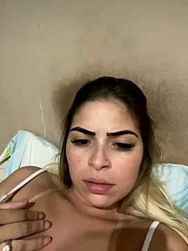 laviniasapeka1 naked stripping on cam for live sex video chat