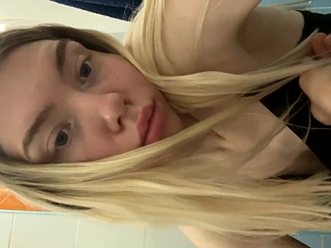 Lisaaa_Alisa naked stripping on cam for live sex video chat