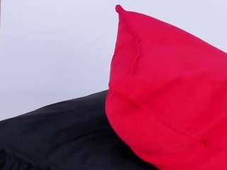 Milla-Cooper nude on cam – live sex chat